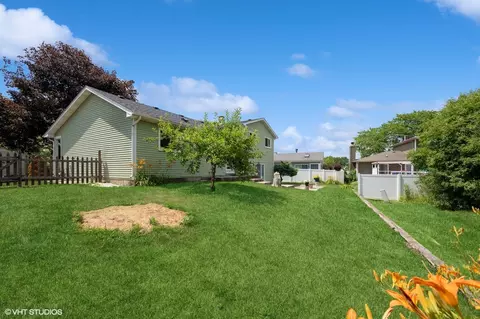 4085 N New Britton Dr, Hoffman Estates, IL 60192 photo 18