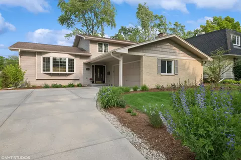 1407 N Dunton Ave, Arlington Heights, IL 60004
