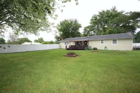 Exterior - 403 10th St, Mazon, IL 60444 photo 5 of 7
