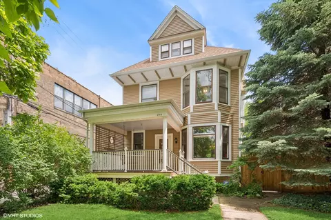 6743 N Greenview Ave, Chicago, IL 60626