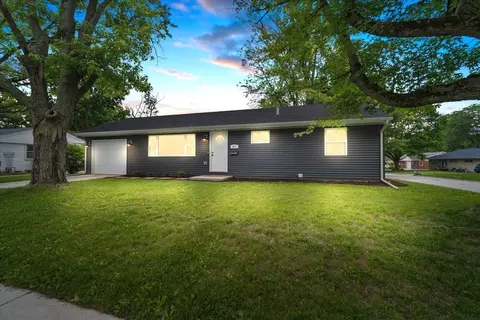 817 Bryan St, Normal, IL 61761