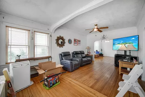 320 E 138th St, Chicago, IL 60827 photo 2