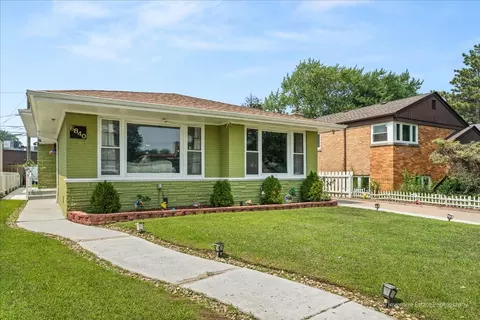 6840 N Keystone Ave, Lincolnwood, IL 60712