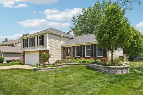 5085 Dukesberry Ln, Hoffman Estates, IL 60010