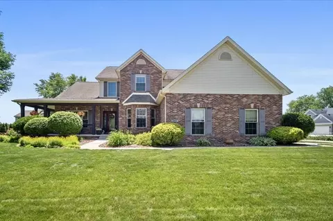 3901 Watertown Ln, Bloomington, IL 61705