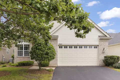 1962 Highbury Ln, Aurora, IL 60502