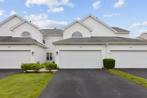 15 S Barton Trl #15, Batavia, IL 60510