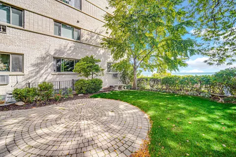 1050 W Columbia Ave #3F, Chicago, IL 60626