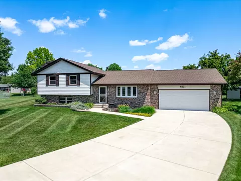 6571 Stallion Ct, Loves Park, IL 61111