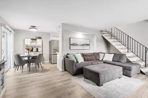 1645 Cornell Dr #20C, Hoffman Estates, IL 60169 photo 4