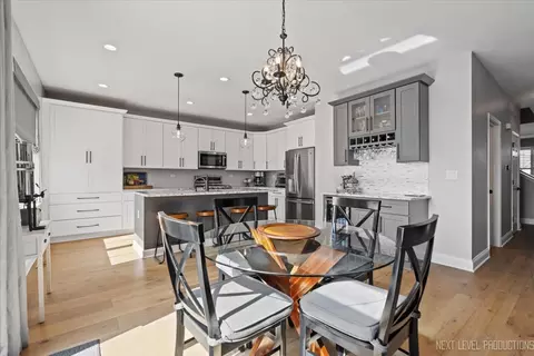 3047 Chalkstone Ave, Elgin, IL 60124 photo 7