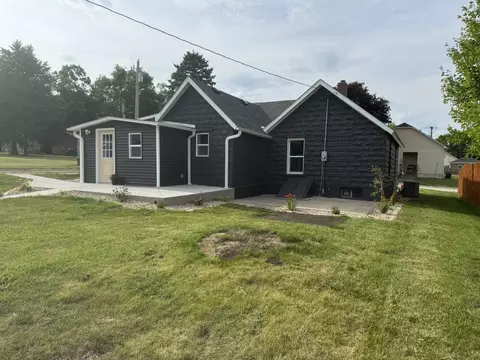 Exterior - 401 E 1st St, Oglesby, IL 61348 photo 3 of 6
