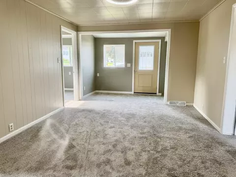 Living - 401 E 1st St, Oglesby, IL 61348 photo 1 of 3