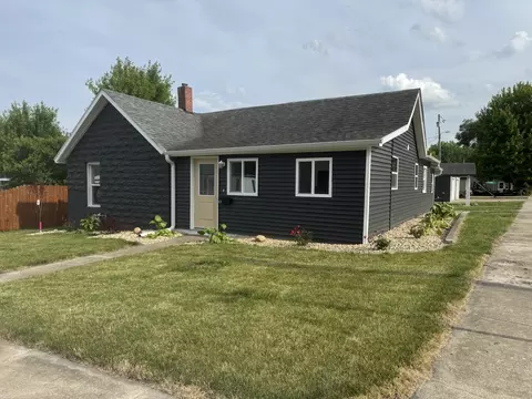 Exterior - 401 E 1st St, Oglesby, IL 61348 photo 1 of 6