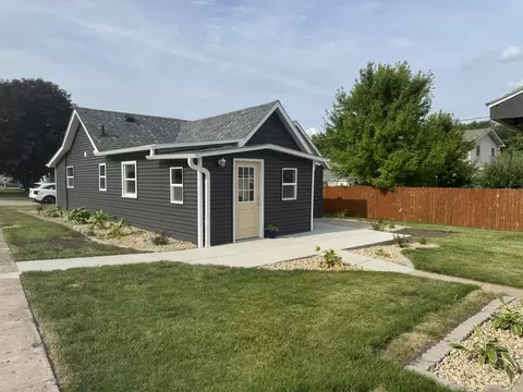 Exterior - 401 E 1st St, Oglesby, IL 61348 photo 2 of 6