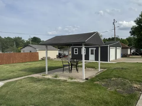 Exterior - 401 E 1st St, Oglesby, IL 61348 photo 4 of 6
