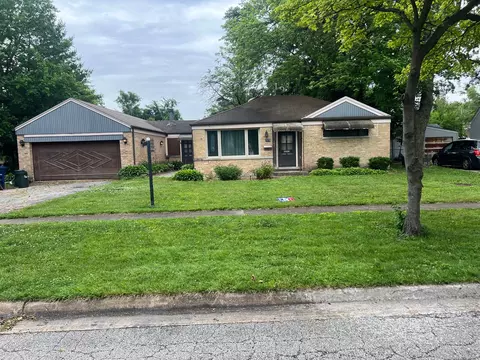 2075 Halsey Dr, Des Plaines, IL 60018