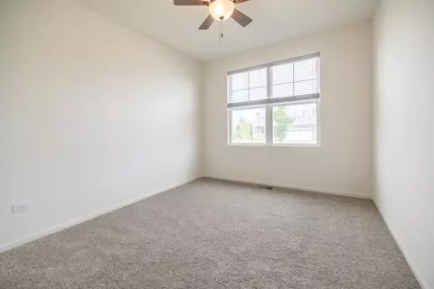 Bedroom - Undisclosed, Elgin, IL 60124 photo 4 of 5