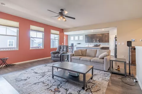 Living - Undisclosed, Elgin, IL 60124 photo 1 of 3