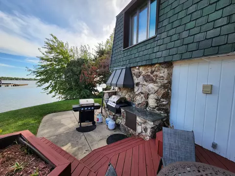 501 Kingston Blvd, Mchenry, IL 60050 photo 3