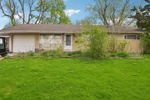 225 Bode Rd, Hoffman Estates, IL 60169