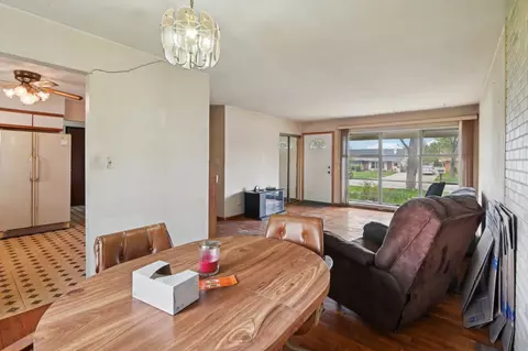 225 Bode Rd, Hoffman Estates, IL 60169 photo 7