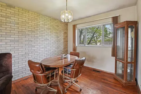 225 Bode Rd, Hoffman Estates, IL 60169 photo 8