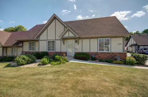 1740 Willow Circle Dr #1740, Crest Hill, IL 60403