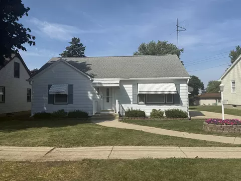 516 W Garfield St, Freeport, IL 61032