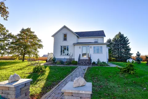 1116 E 2300 North Rd, Danforth, IL 60930