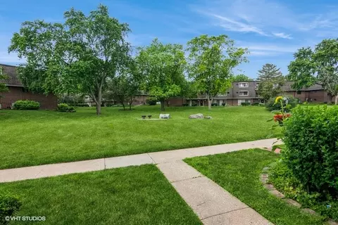 Exterior - 234 E Bailey Rd #B, Naperville, IL 60565 photo 2 of 2
