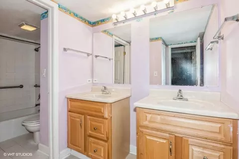 Bath - 234 E Bailey Rd #B, Naperville, IL 60565 photo 1 of 1