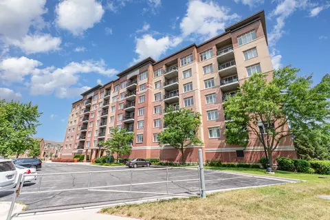 1199 E Port Clinton Rd #305, Vernon Hills, IL 60061