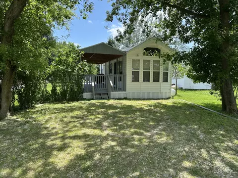 28-67 Woodhaven Lks, Sublette, IL 61367