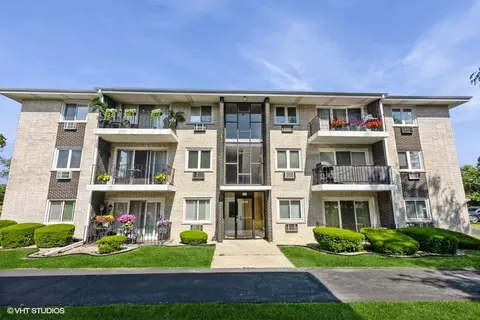 6530 W 94th Pl #2A, Oak Lawn, IL 60453