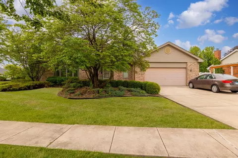 1405 Westminster Dr, Woodridge, IL 60517