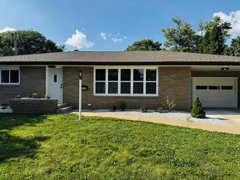 1529 9th St, Peru, IL 61354