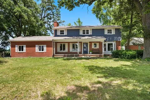 6 S903 Davis Rd, Big Rock, IL 60511