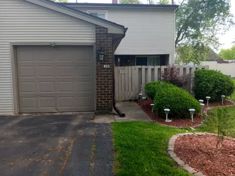 853 Greenbriar Ln, University Park, IL 60484