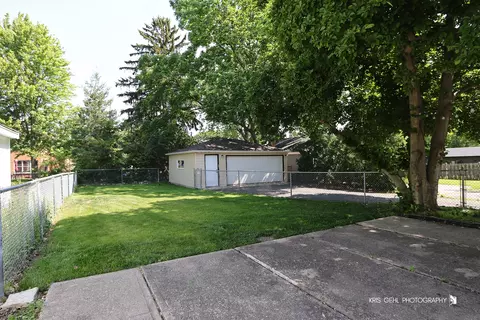 Exterior - 509 E Illinois St, Wheaton, IL 60187 photo 2 of 5