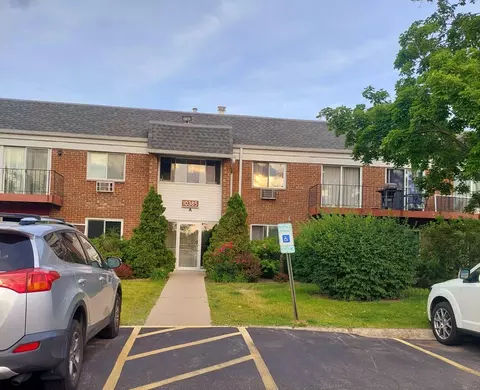 10385 Dearlove Rd #1E, Glenview, IL 60025