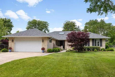 1060 Highland Ave, Lake Forest, IL 60045