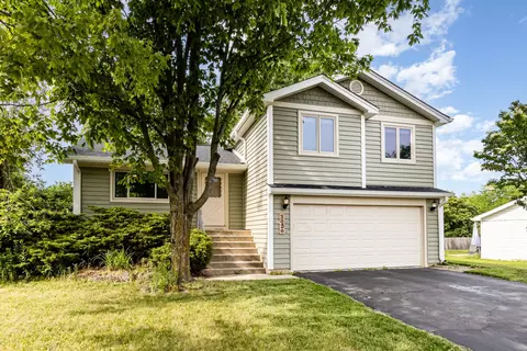 3020 Timber Hill Ct, Aurora, IL 60504