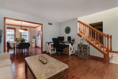 807 Eddy Rd, Bloomington, IL 61704 photo 3