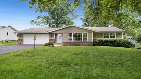 3827 Abbotsford Rd, Rockford, IL 61107