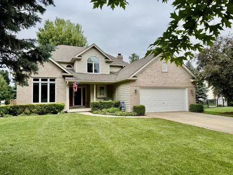 1061 Averill Dr, Batavia, IL 60510
