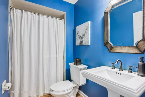 Bath - 1181 Midwest Ln, Wheaton, IL 60189 photo 1 of 3