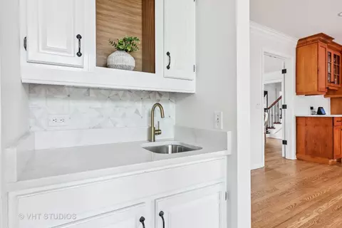 Kitchen - 1181 Midwest Ln, Wheaton, IL 60189 photo 7 of 7