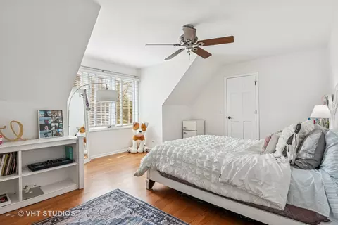 Bedroom - 1181 Midwest Ln, Wheaton, IL 60189 photo 2 of 2