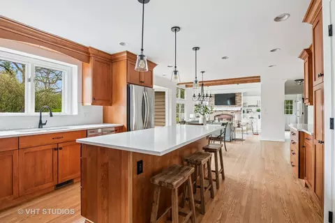 Kitchen - 1181 Midwest Ln, Wheaton, IL 60189 photo 2 of 7